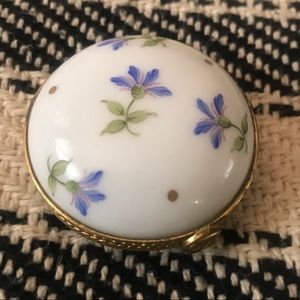 TIFFANY & CO  Hinged Trinket Pill Box